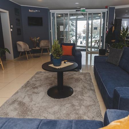 Hotel Akwawit Лешно Екстер'єр фото