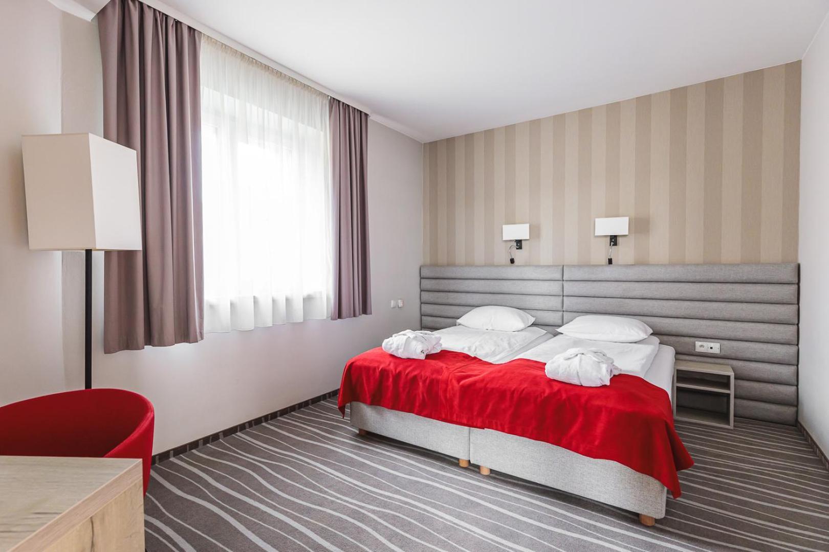 Hotel Akwawit Лешно Екстер'єр фото