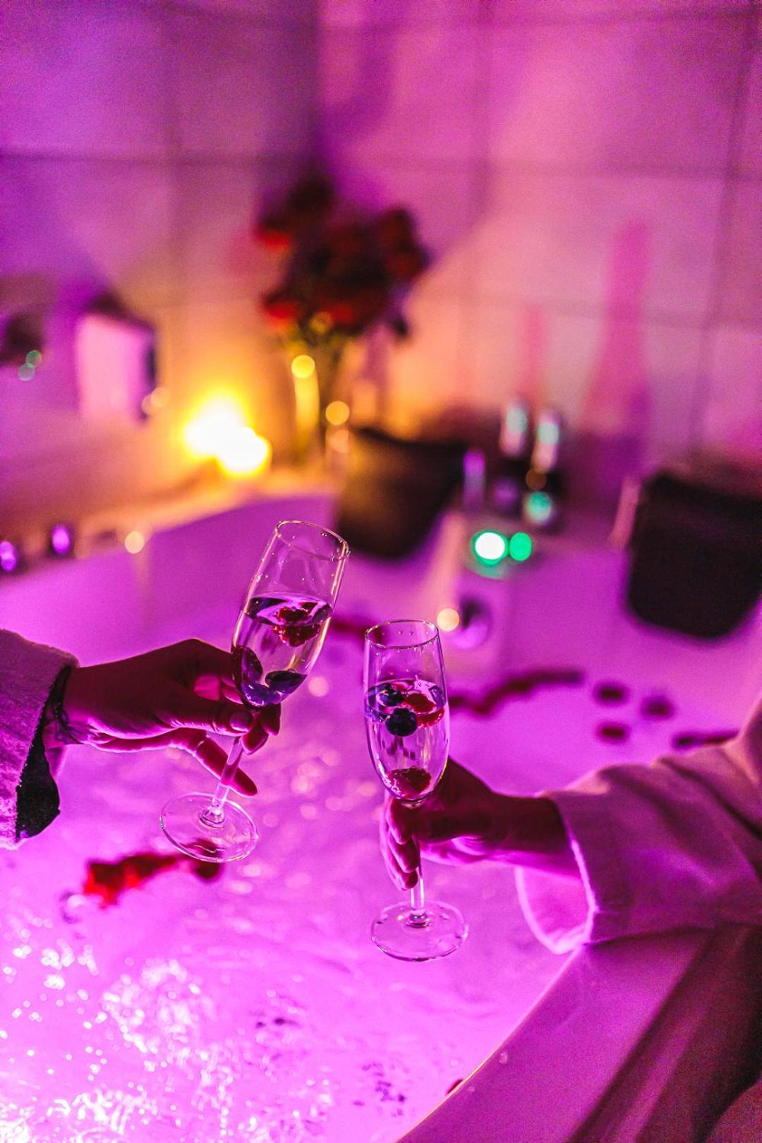 Hotel Akwawit Лешно Екстер'єр фото