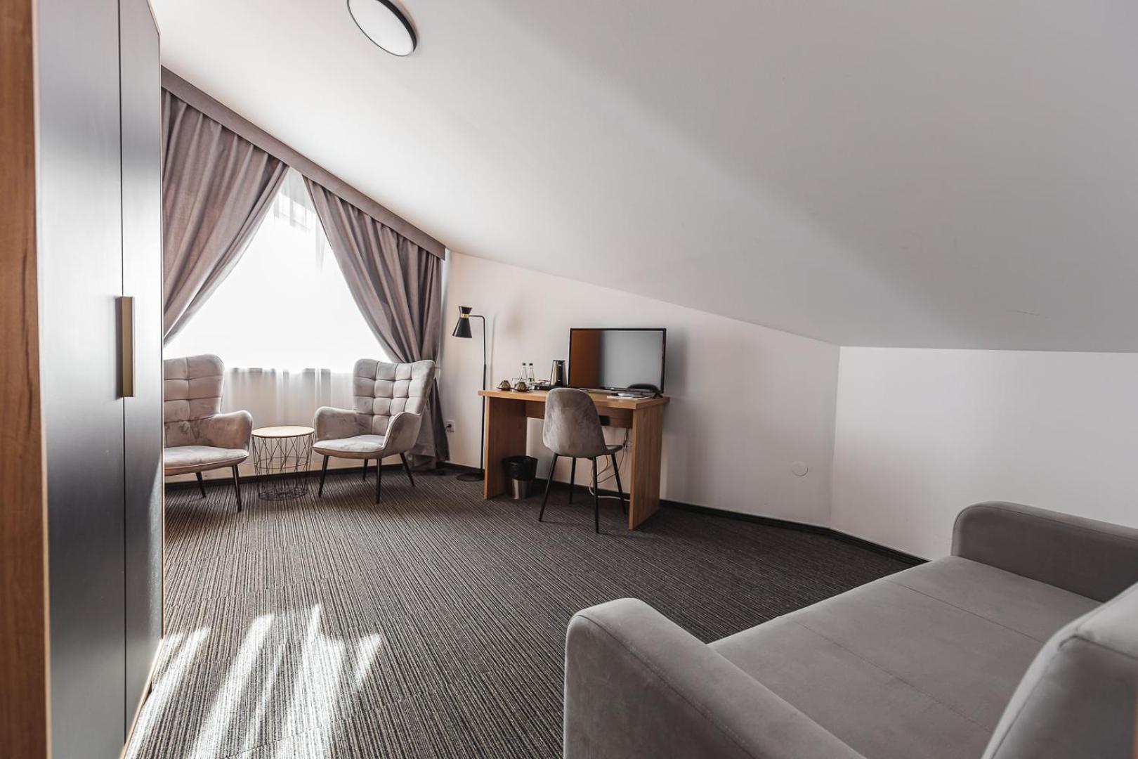 Hotel Akwawit Лешно Екстер'єр фото