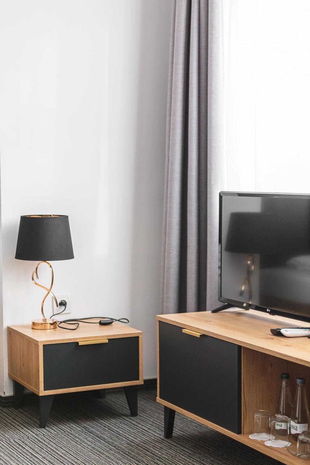Hotel Akwawit Лешно Екстер'єр фото