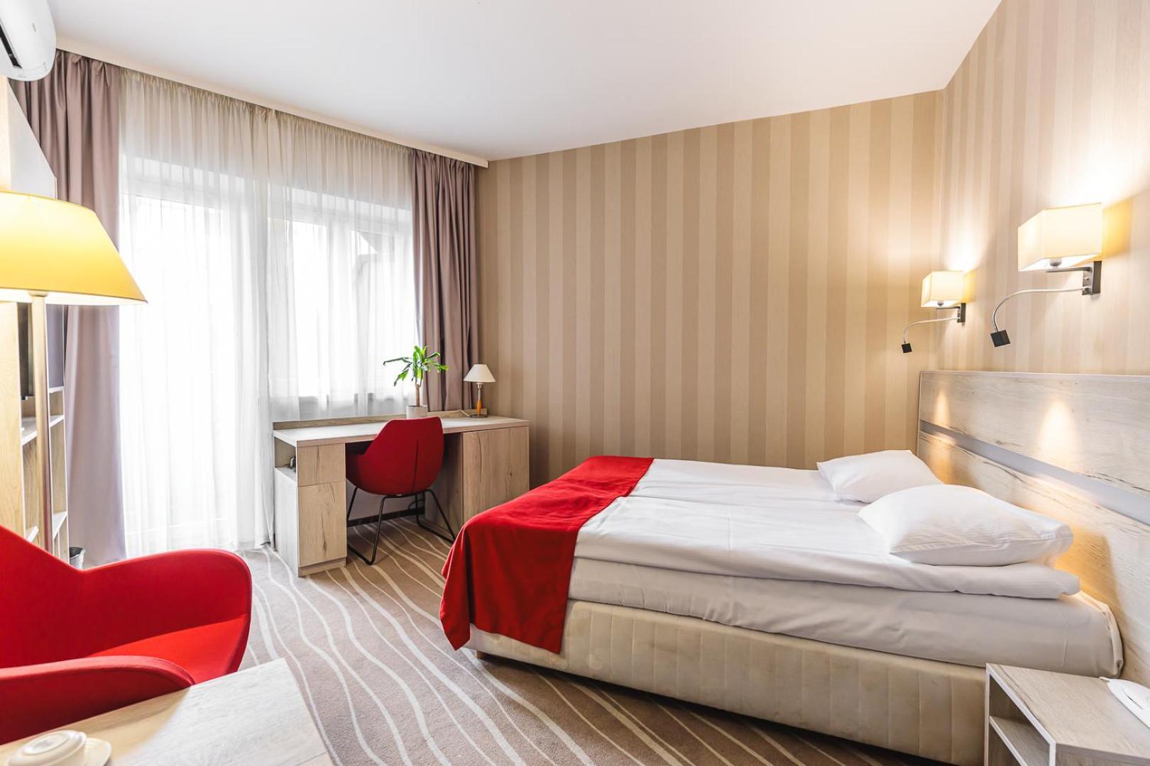 Hotel Akwawit Лешно Екстер'єр фото