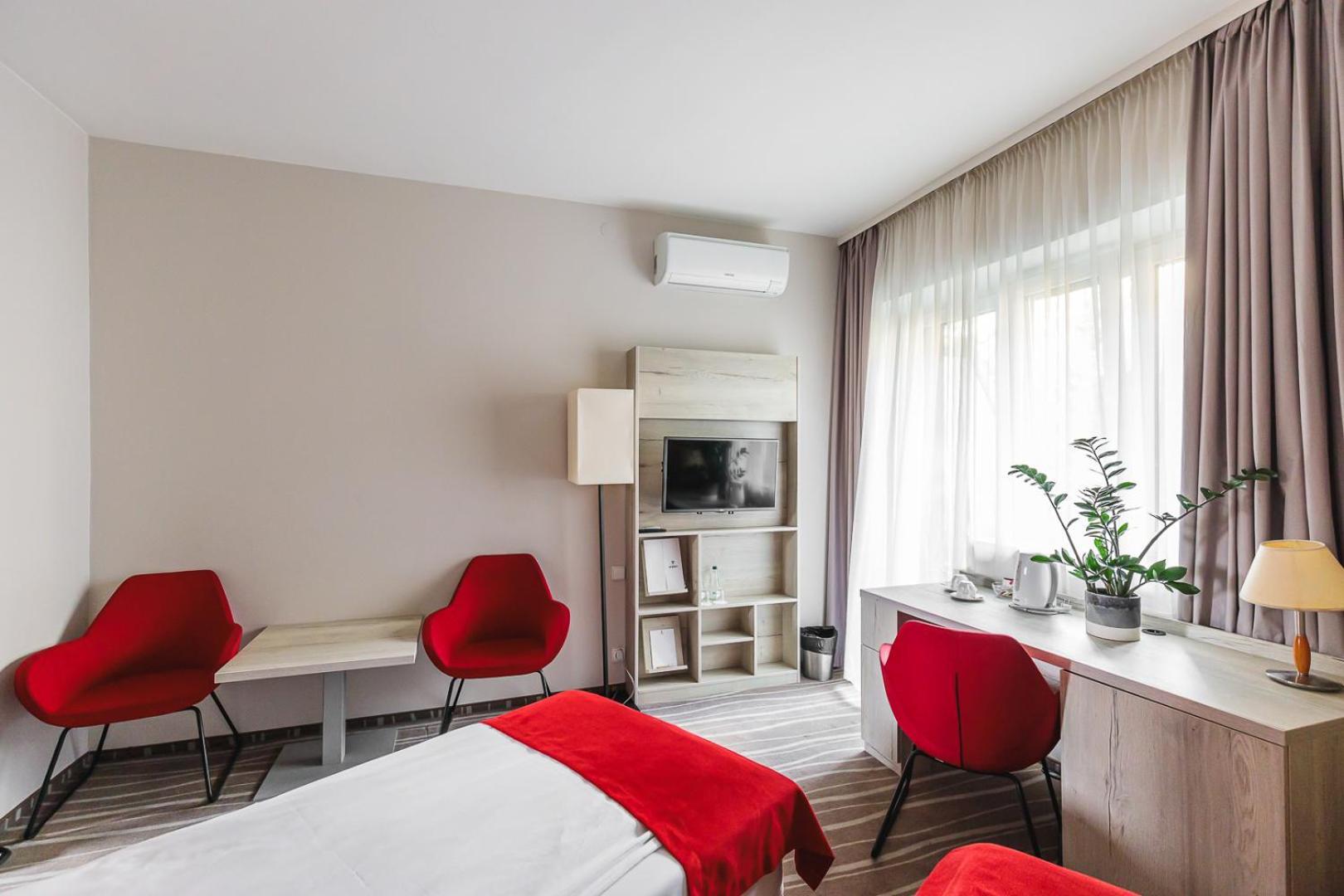 Hotel Akwawit Лешно Екстер'єр фото