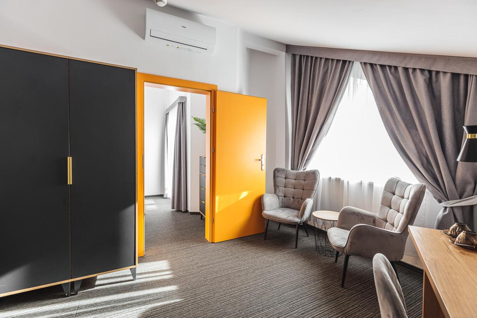 Hotel Akwawit Лешно Екстер'єр фото