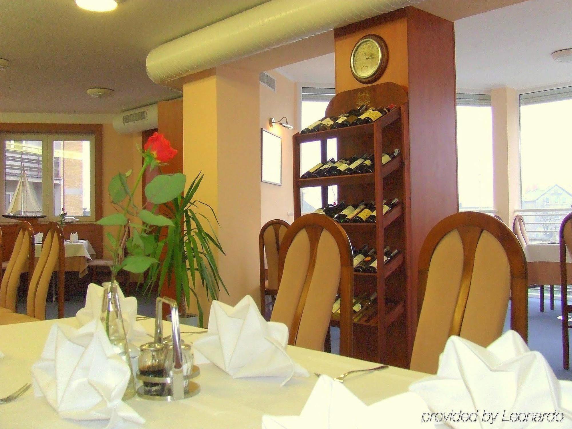 Hotel Akwawit Лешно Ресторан фото
